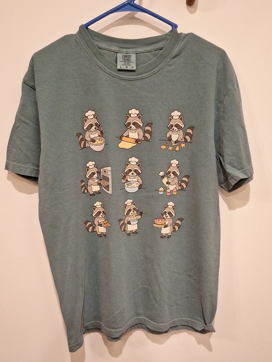 Comfort Colors Tops - NWOT Baking Raccoon Comfort Colors Tee